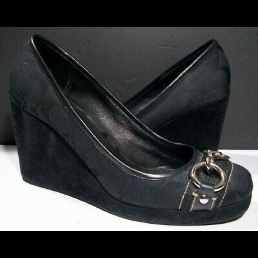Outstanding condition! Coach Issy Wedge